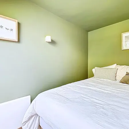 Apartment Charming Flat Near Saint-germain-des-pres Paris